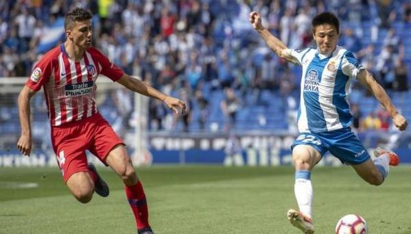  足协杯冷门迭爆，业余球队创造历史佳绩  