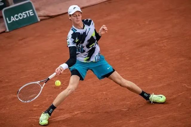  兹维列夫柏林登顶，本土作战斩获职业生涯首冠