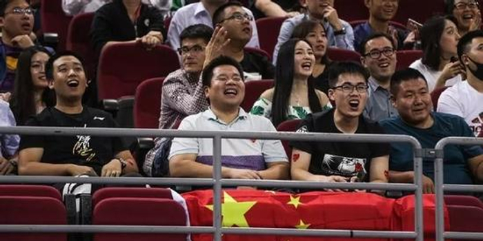  高芙青少年组夺冠，美国超新星横空出世