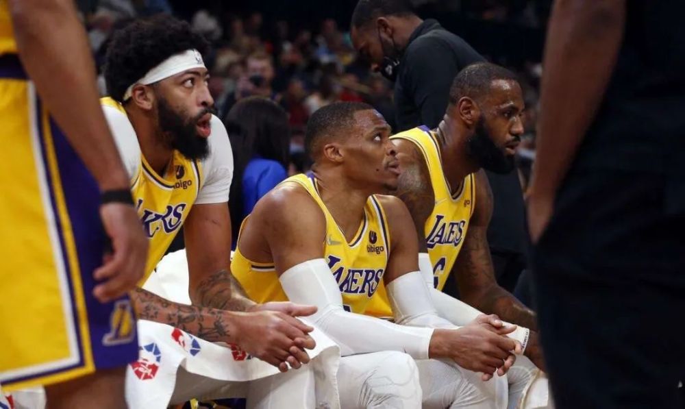  灰熊莫兰特闪电突破撕裂湖人防守