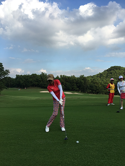  篮球明星慈善赛传递正能量